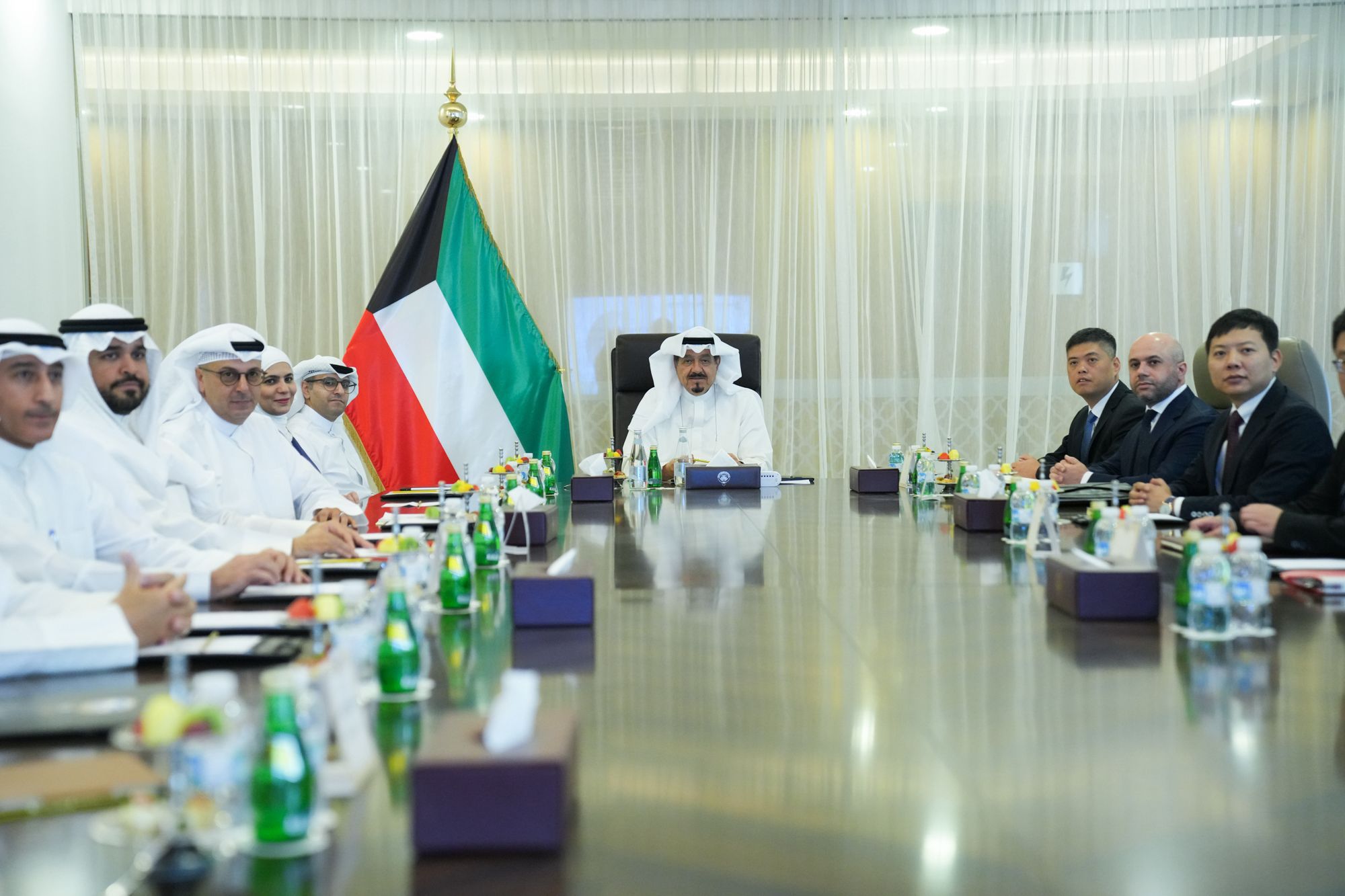 سمو رئيس مجلس الوزراء يستقبل رئيس مجلس إدارة الشركة الصينية المكلفة بتنفيذ مشاريع تطوير النظم البيئية بالكويت
