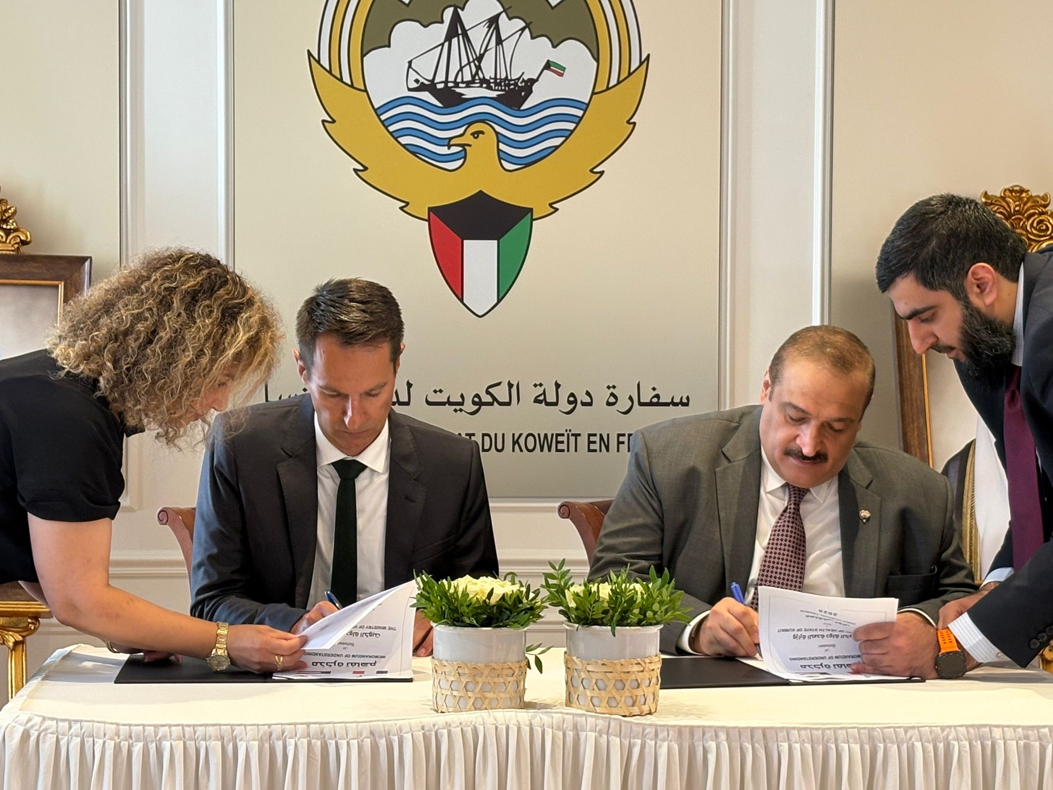 وزير الصحة يوقع مذكرات تفاهم مع خمس مؤسسات طبية فرنسية كبيرة في باريس