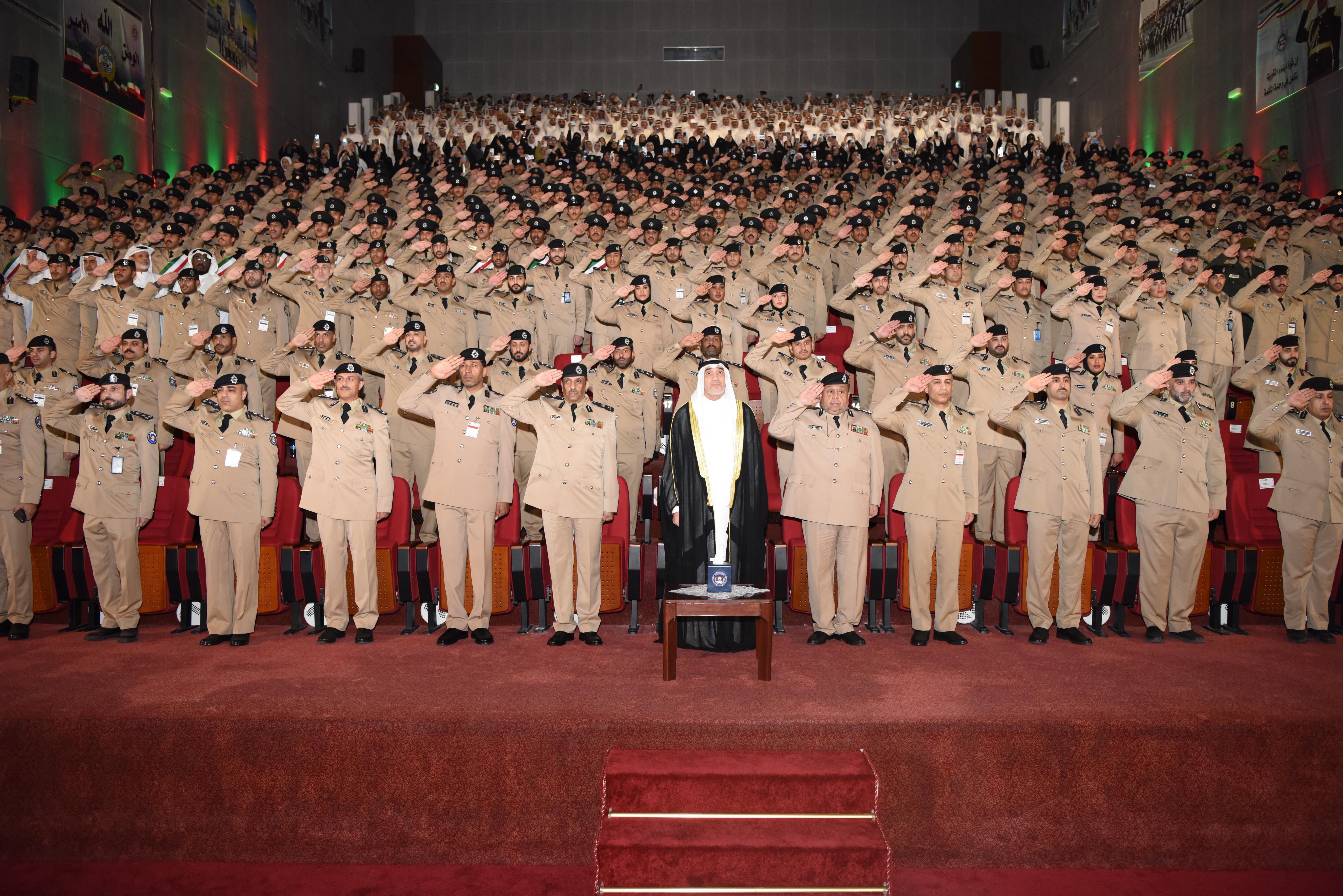  النائب الأول لرئيس الوزراء وزير الداخلية يشهد تخريج الدفعة 32 من ضباط الاختصاص بكلية الشرطة