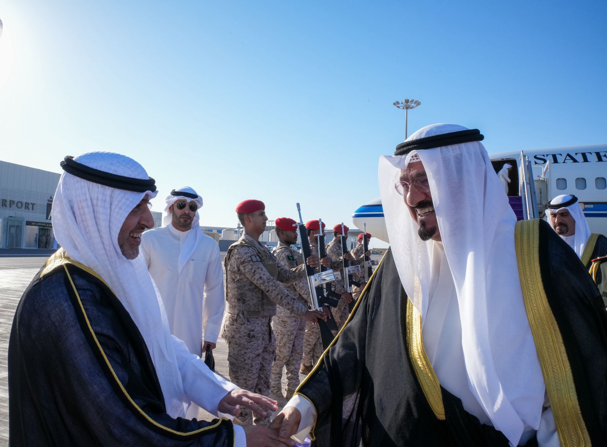  سمو رئيس مجلس الوزراء يصل إلى المملكة العربية السعودية في زيارة رسمية